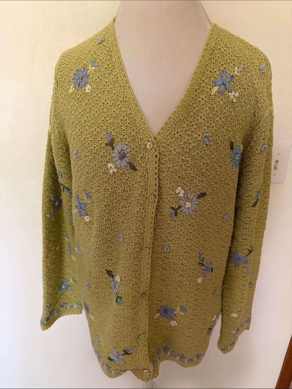 Northern Isles, chartruce Green Floral Embroidered V-Neck Women's Cardigan Sz XL